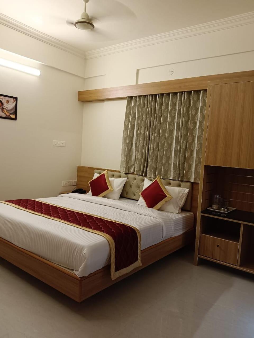 Krishna Inn Bangalore Exterior photo